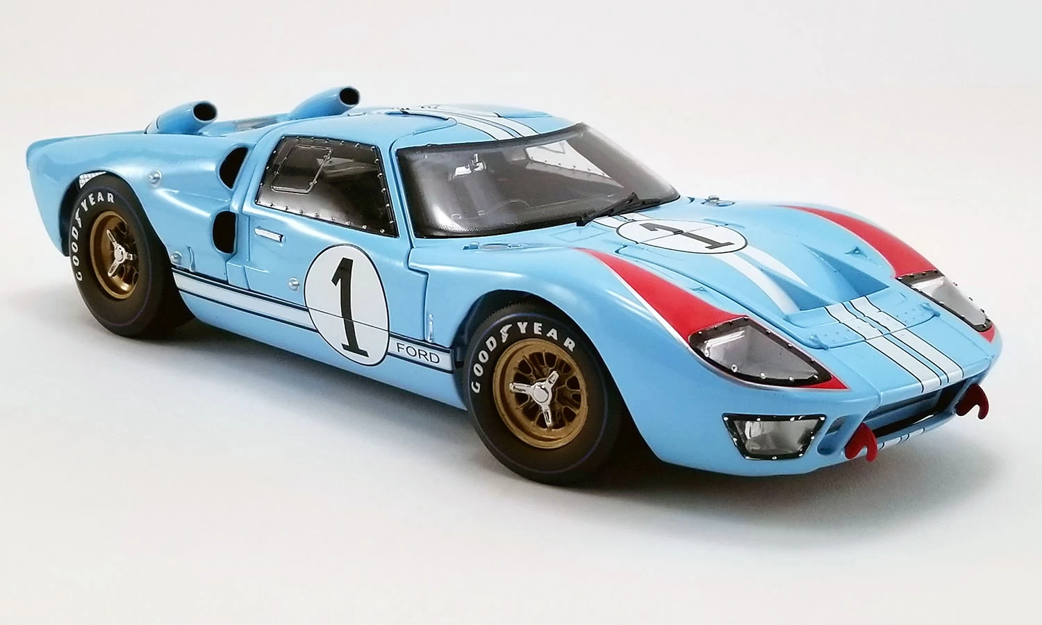 1966 Le Mans Ford GT40 Mk II Ken Miles In 1:18 Scale By Shelby Collectibles 3 1966 Le Mans Ford GT40 Mk II Ken Miles In 1:18 Scale By Shelby Collectibles