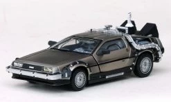 DeLorean DMC 12 Back To The Future Part II In 1:43 Scale