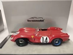 Ferrari 250 TR Pontoon-Fender Chassis 704TR Sebring 12h 1958 In 1:18 Scale