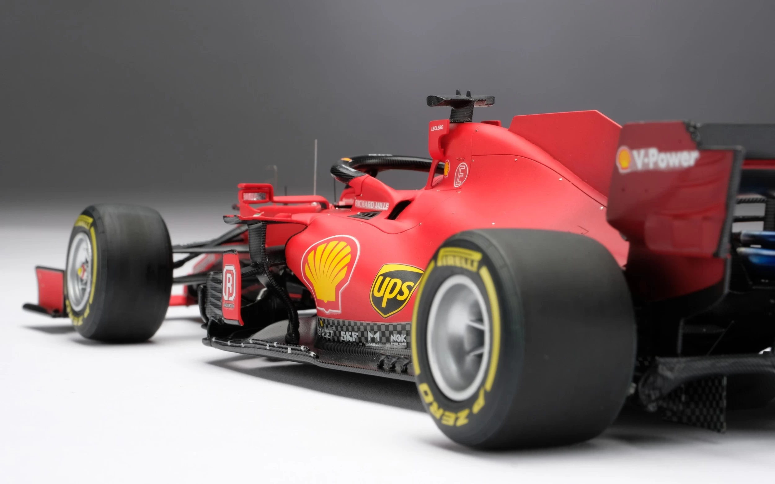 FERRARI SF21 CHARLES LECLERC In 1:18 Scale By Amalgam 8 FERRARI SF21 CHARLES LECLERC In 1:18 Scale By Amalgam - Image 6