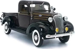 1937 Chevrolet Pick-up Brown In 1:24 Scale By Danbury Mint