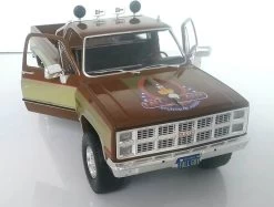 1982 GMC K-2500 Sierra Grande Wideside Fall Guy Stuntman In 1:18 Scale -Professional Toy Store bfbbf2c3bc6d06f0b5b33e1b5870bc2a